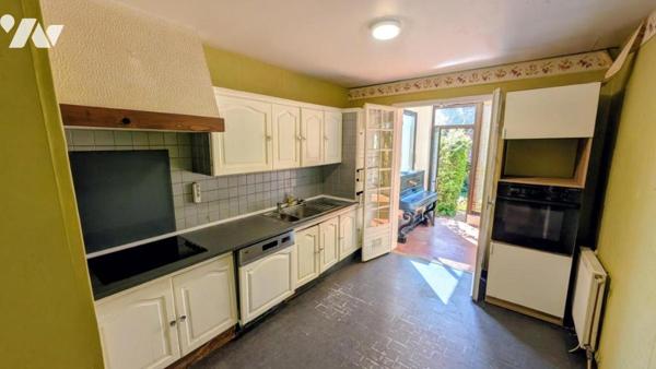 VILLA de Type 6 avec Garage et Terrain attenant