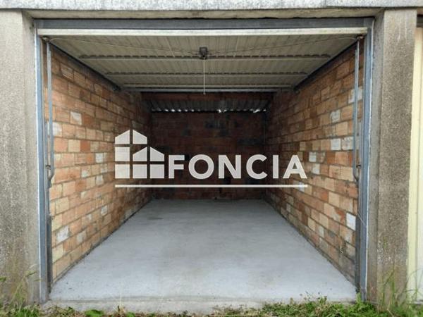 Location Parking 17 m² - 57 TER AV MAL LECLERC N°4 Villeneuve Sur Lot 47300