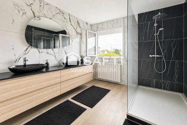 Maison individuelle avec grand jardin et terrasses