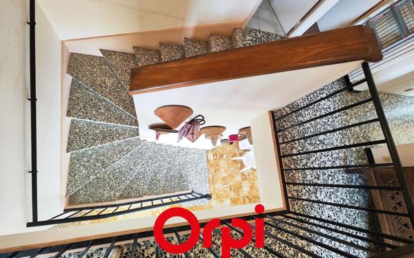 Maison à vendre    6 pièces • 204 m2 Le Castellet