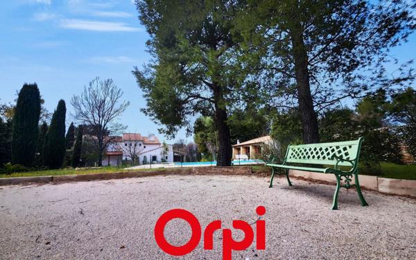 Maison à vendre    6 pièces • 204 m2 Le Castellet