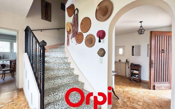 Maison à vendre    6 pièces • 204 m2 Le Castellet