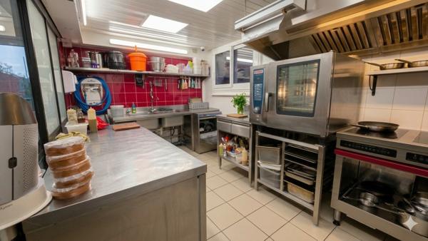 Fonds De Commerce - 84 m²