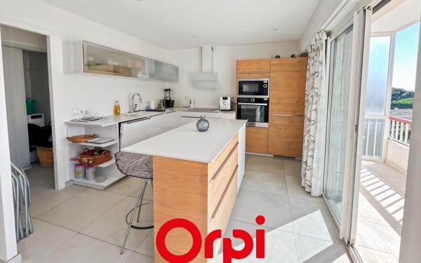 Appartement à vendre    3 pièces • 82 m2 Bandol