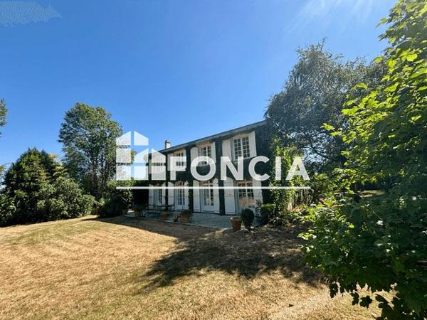 À vendre Maison 6 pièces 211 m² - Niort 79000