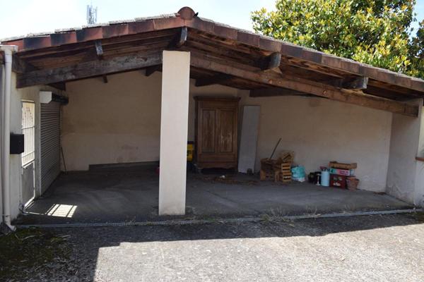 Lafrançaise  82130 , Entre Montauban et  Moissac: Maison  plain-pied  82 m², 5 Pièces , 3 chambres avec jardin privatif et garage fermé