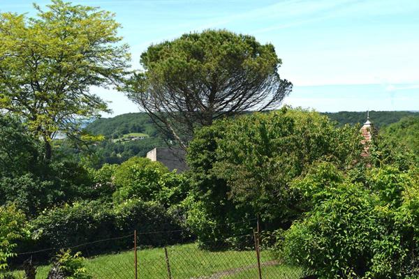 Lafrançaise  82130 , Entre Montauban et  Moissac: Maison  plain-pied  82 m², 5 Pièces , 3 chambres avec jardin privatif et garage fermé