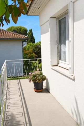 Lafrançaise  82130 , Entre Montauban et  Moissac: Maison  plain-pied  82 m², 5 Pièces , 3 chambres avec jardin privatif et garage fermé