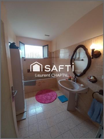 Belle maison sur très beau parc à quelques minutes de Carcassonne.