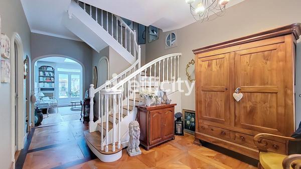 Maison 6 pièces - 200 m² Bien prestige