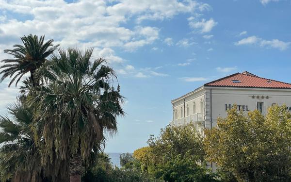 Appartement à vendre    5 pièces • 75 m2 La Seyne-sur-Mer