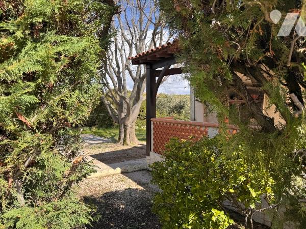 Maison de plain pied en parfait état d'entretien