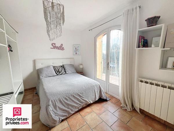 Rians Villa T5 avec piscine et garage sur 4500 m² de terrain plat