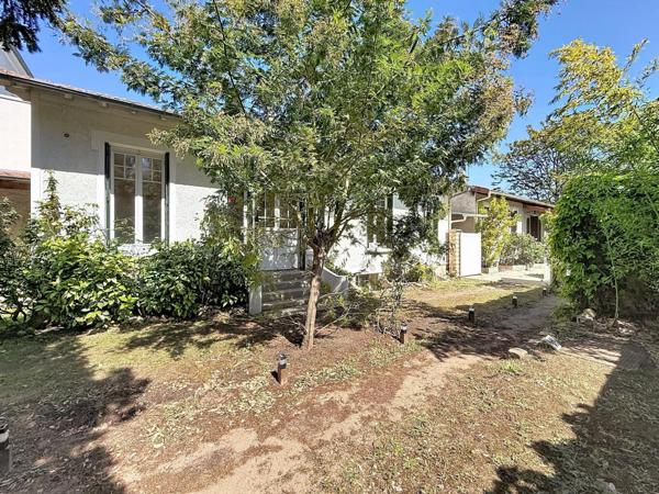 Bien rare sur un terrain de 853m² à 5 min du RER A