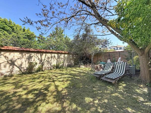 Bien rare sur un terrain de 853m² à 5 min du RER A