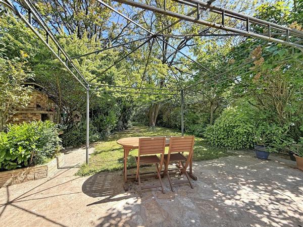 Bien rare sur un terrain de 853m² à 5 min du RER A