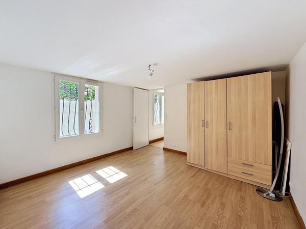 Bien rare sur un terrain de 853m² à 5 min du RER A