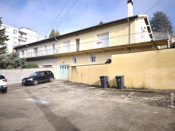 Beau potentiel et terrain agréable