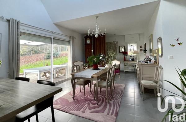 Maison traditionnelle 5 pièces de 140 m² à Plourivo (22860)