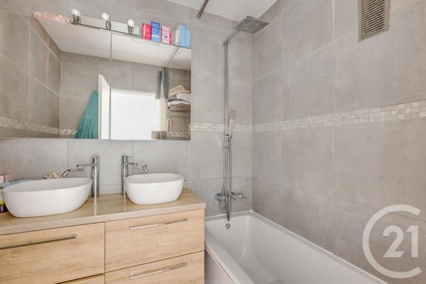 Appartement F3 à vendre  3 pièces - 66,38 m2 PARIS - 75015