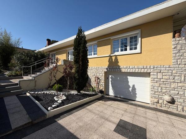 Maison bourgeoise de caractère avec d'excellentes prestations dans le centre de MONT DE MARSAN (40)