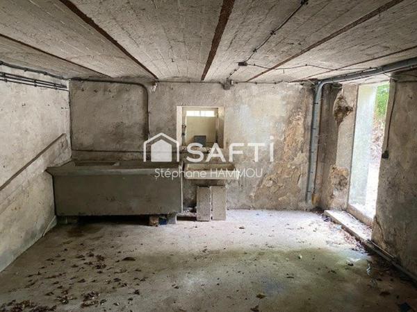A rénover - Maison Meulières - 6 pièces - 124m²
