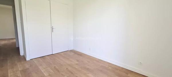 Location                                                      Appartement
                        
                     4 pièces                      78 m2                     à Saint-Juéry