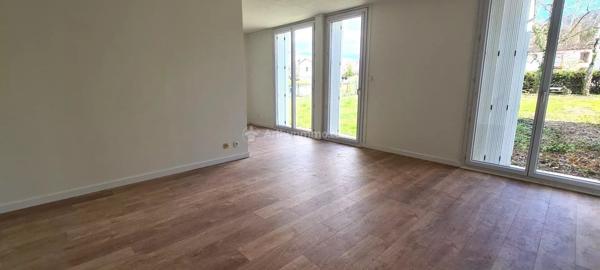 Location                                                      Appartement
                        
                     4 pièces                      78 m2                     à Saint-Juéry