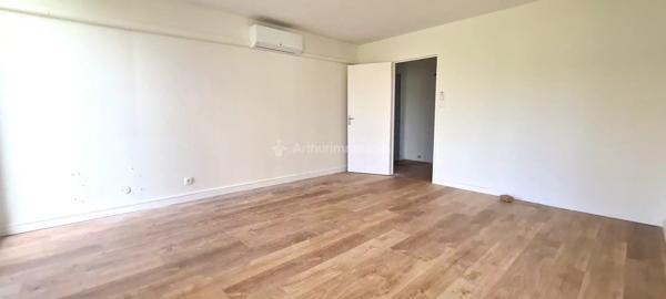Location                                                      Appartement
                        
                     4 pièces                      78 m2                     à Saint-Juéry