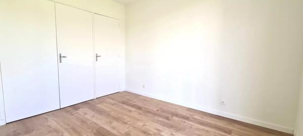 Location                                                      Appartement
                        
                     4 pièces                      78 m2                     à Saint-Juéry