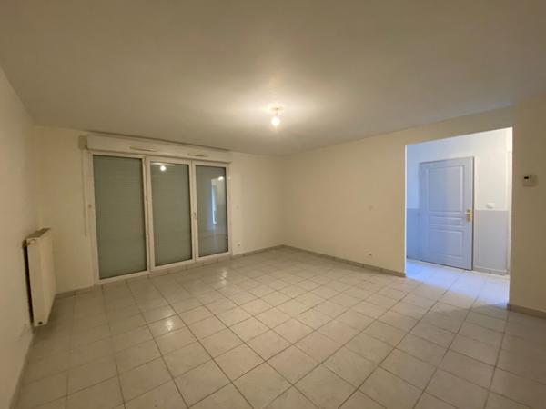 Quartier Montholon appartement 3 pièces + garage