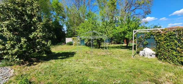 Coup de coeur : plain-pied au calme avec 3 chambres et grand terrain !