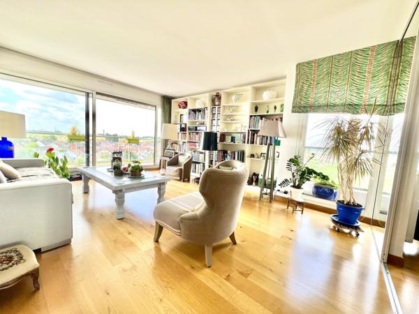 Jouy-en-Josas (78350) Très jolie appartement avec vue