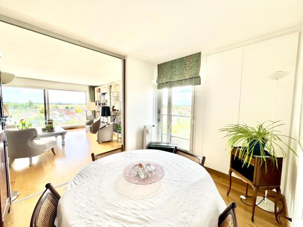 Jouy-en-Josas (78350) Très jolie appartement avec vue