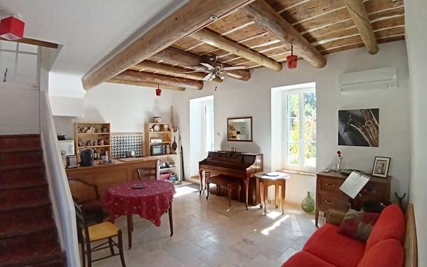 Maison à vendre    5 pièces •  Mallemort