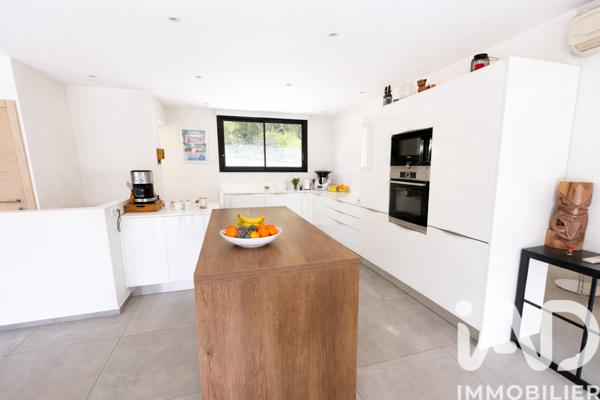 Maison à vendre 5 pièces 200 m² Carqueiranne