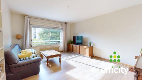 Appartement
         4 pièces
        - 90 m² 310 000 € *