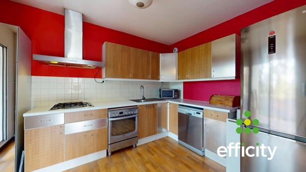Appartement
         4 pièces
        - 90 m² 310 000 € *