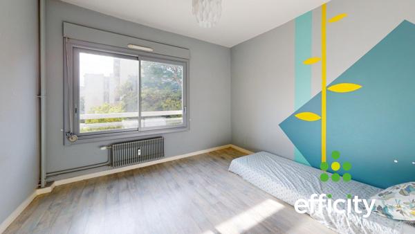 Appartement
         4 pièces
        - 90 m² 310 000 € *