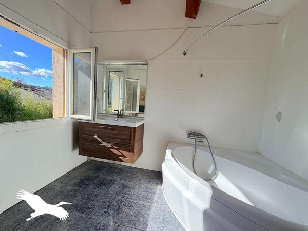 Maison à vendre 599 000 € Roquevaire 6 p 196 m² DPE D