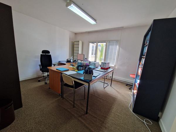 Local commercial Thouarce 8 pièce(s) 190 m2