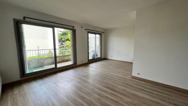 Appartement Noisy Le Grand 1 pièce(s) 32.62 m2
