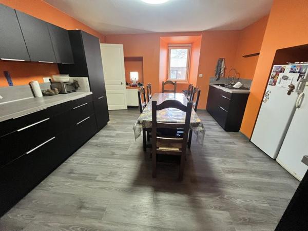 Maison à vendre |  Les Cars |  7 pièces | 180 m²