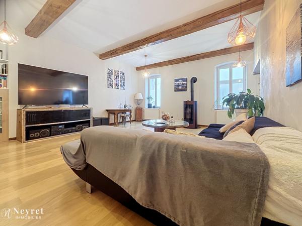 COMMUNAY – CŒUR DU VILLAGE – MAISON DE VILLE ENV. 120 M² – 3 CHAMBRES + BUREAU – GARAGE 40 M