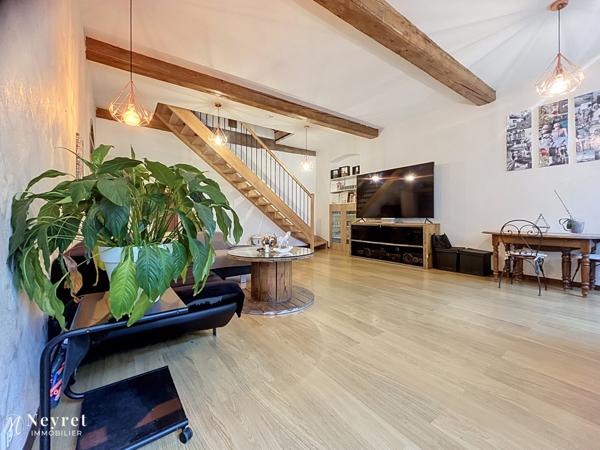 COMMUNAY – CŒUR DU VILLAGE – MAISON DE VILLE ENV. 120 M² – 3 CHAMBRES + BUREAU – GARAGE 40 M