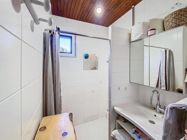 Maison 160m2 dont 80m2 Habitable sur 810 m2 de Terrain