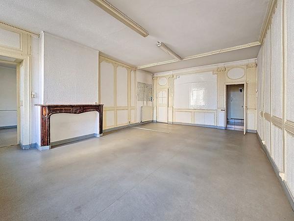 appartement à rénover _ à côté de la place de l'alliance _ profession libérale ou appartement F3