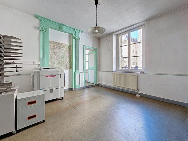 appartement à rénover _ à côté de la place de l'alliance _ profession libérale ou appartement F3