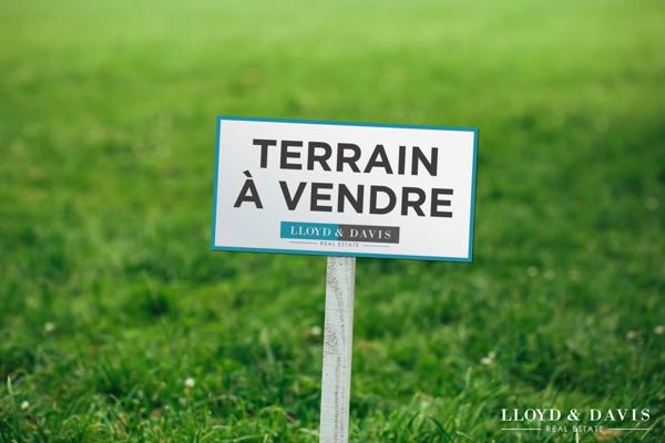 TERRAIN CONSTRUCTIBLE VIABILISÉ PROCHE SENS