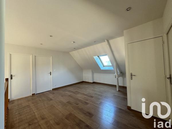 Maison traditionnelle 6 pièces de 213 m² à Saint-Cyr-sur-Loire (37540)